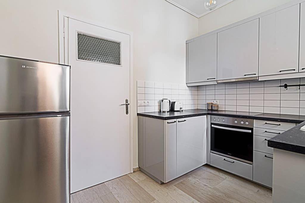 Cozy Flat With 1 Bedroom Next To Metro Station Atene Esterno foto