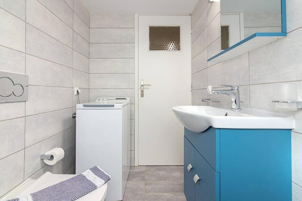 Cozy Flat With 1 Bedroom Next To Metro Station Atene Esterno foto